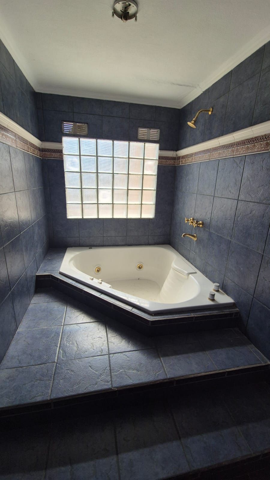 Imagen de la propiedad CASA CENTRICA DOS PLANTAS EN VENTA 